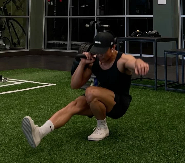 15 Minute Full-Body Kettlebell Workout for a Total Body Burn